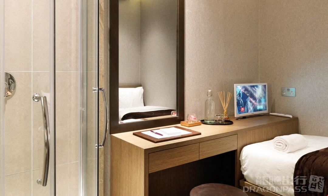 Plaza Premium Lounge Heathrow Airport Terminal 2