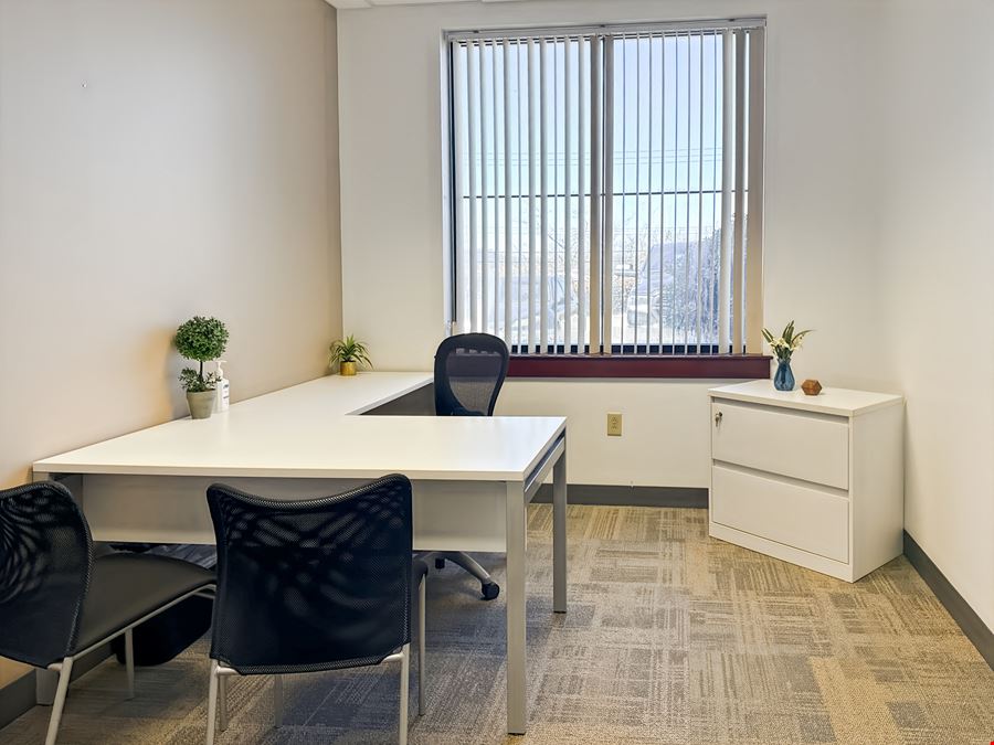 Regus - Brentwood - Center