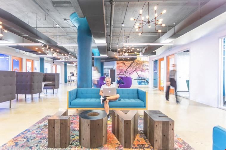 Expansive Coworking Lounge