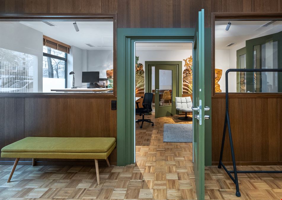 THE GATE BERLIN HQ - TOR 201