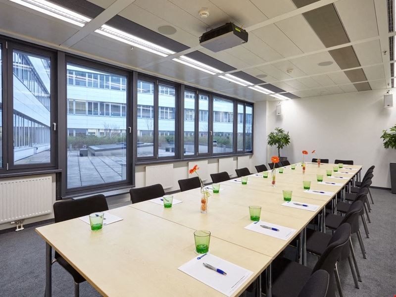 YOUR OFFICE - Euro Plaza