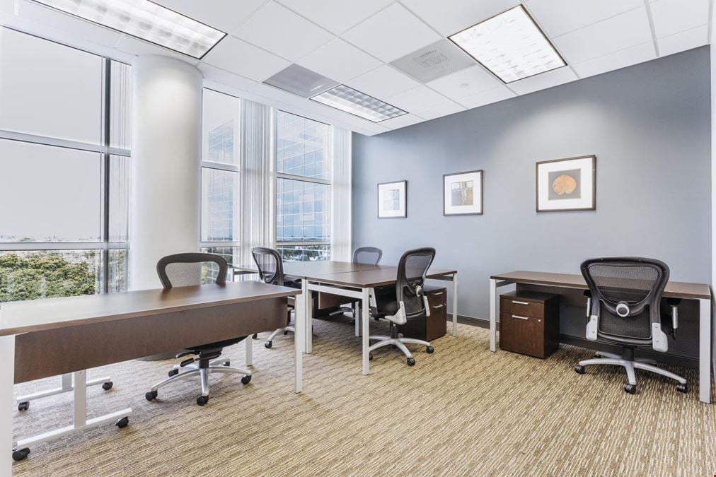 Regus - Hollywood – Presidential Circle