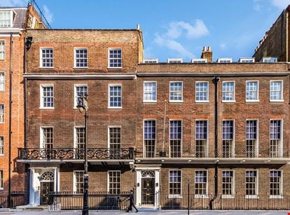 Preview of Argyll - Hill Street Office space for Rent in Greater London
