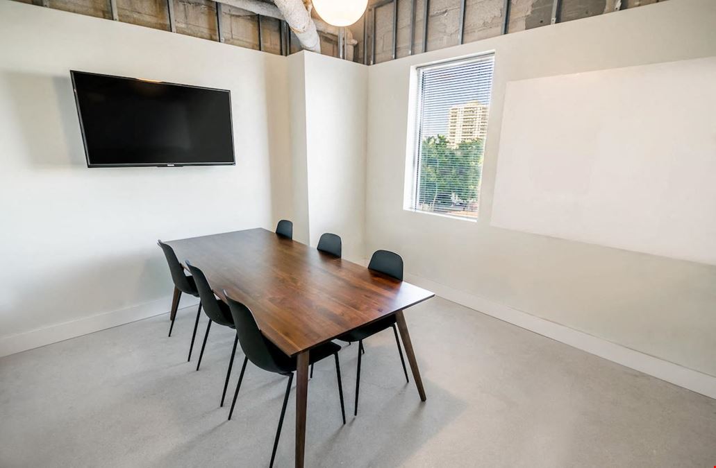 Private Meeting Room for 6