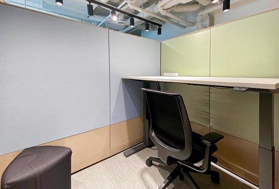 BC, Vancouver - 525 West 8th Avenue