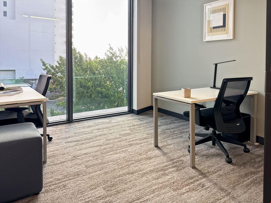 Regus - Hollywood - 1895 Tyler Street