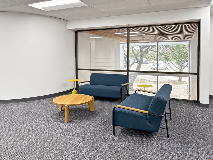 Regus - Irving - 320 Decker Drive
