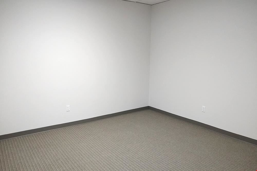 Workstyle Flexible Spaces - 7676 Hillmont