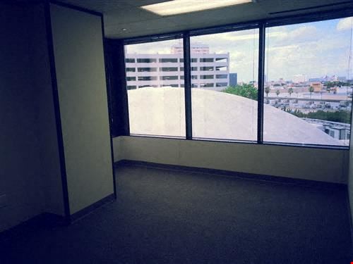 7322-7324 Southwest Freeway