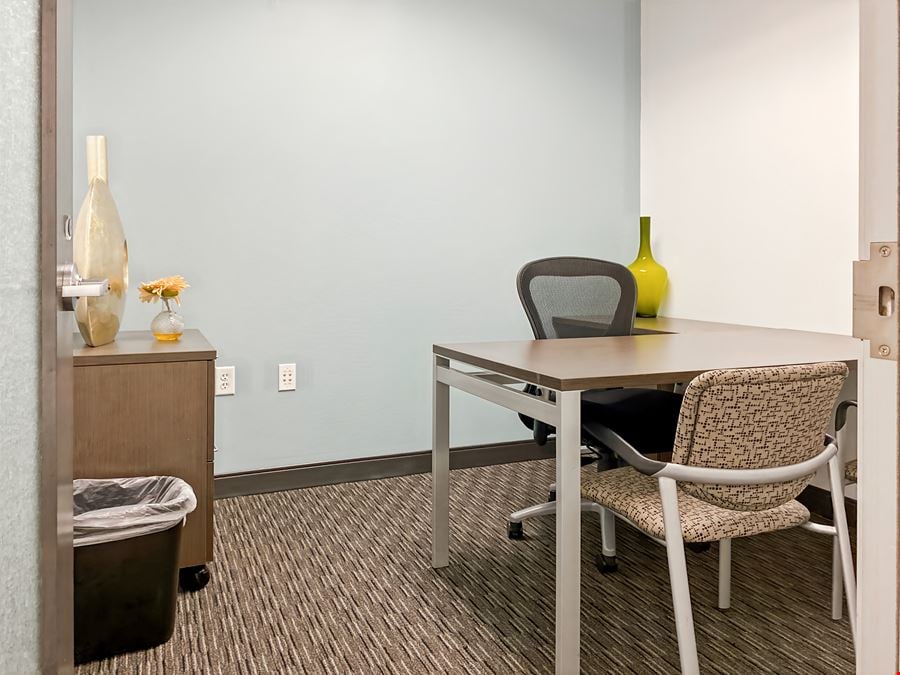 Regus - Knoxville - First Tennessee Plaza