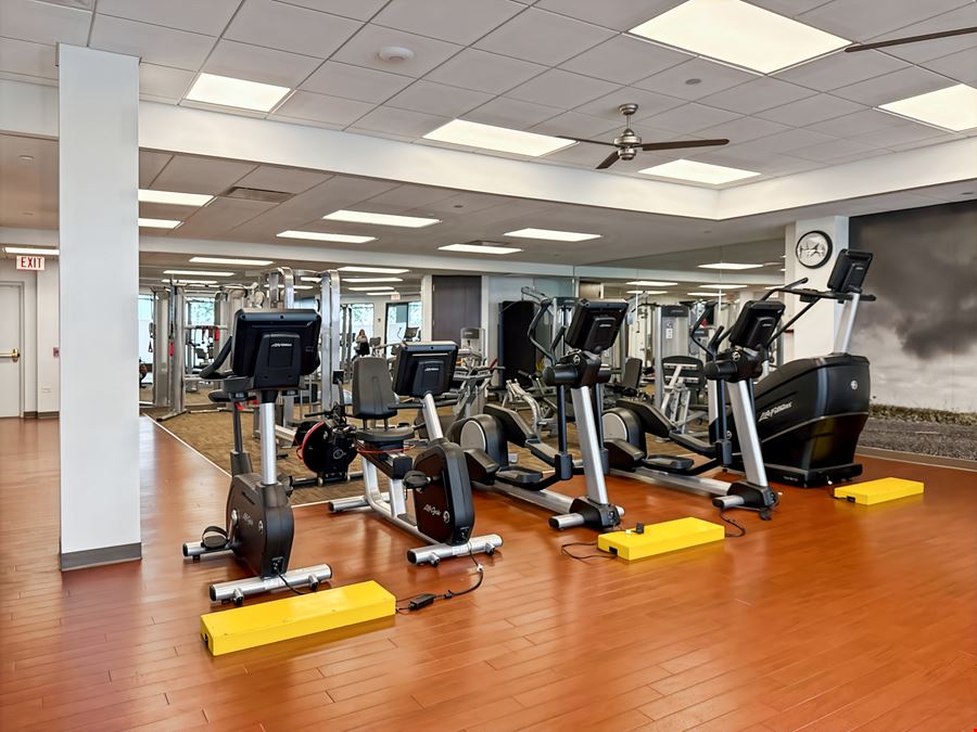 IL, Oak Brook - Regency Towers