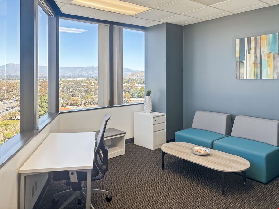 CA, Oxnard - Topa Financial Plaza