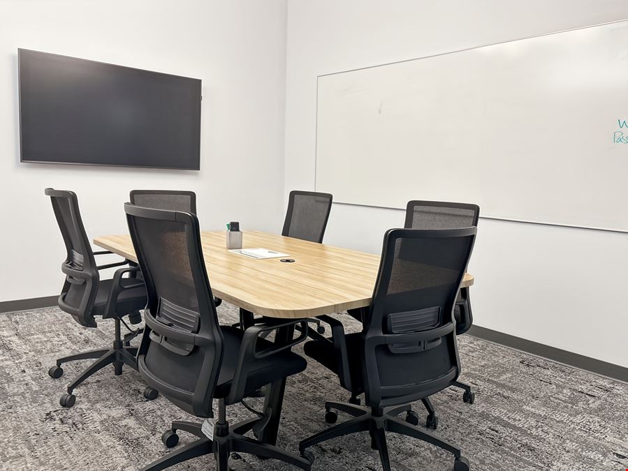 CA, Long Beach - 145 W Broadway