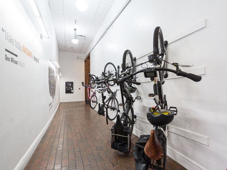 Expansive Coworking Lounge