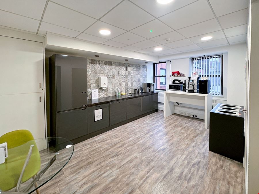 Regus - Cloth Market