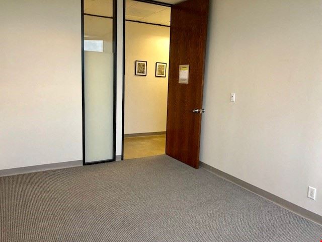 6671 Southwest Freeway