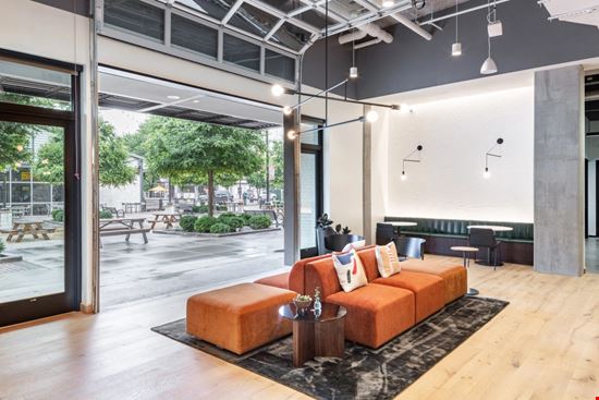 910 South Pearl Expwy