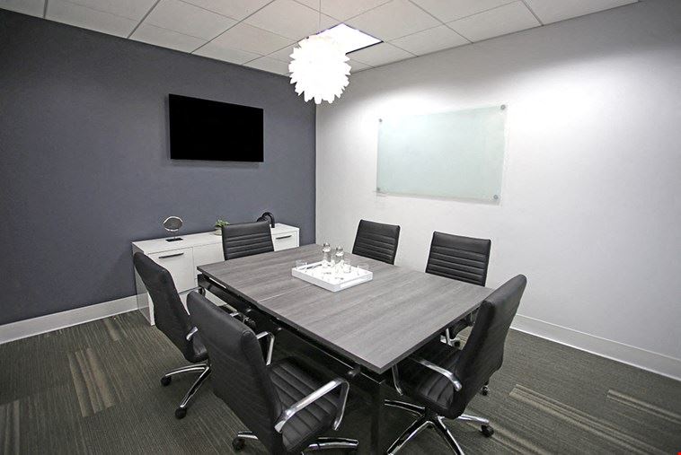 6 Person Meeting Room