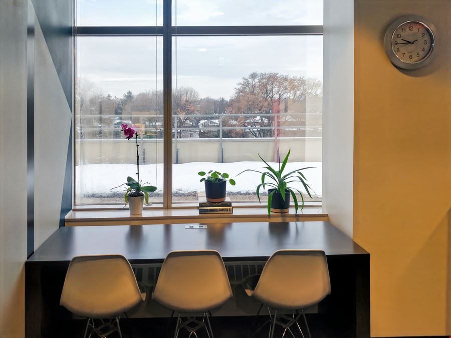 ON, Toronto - Yonge and Lawrence