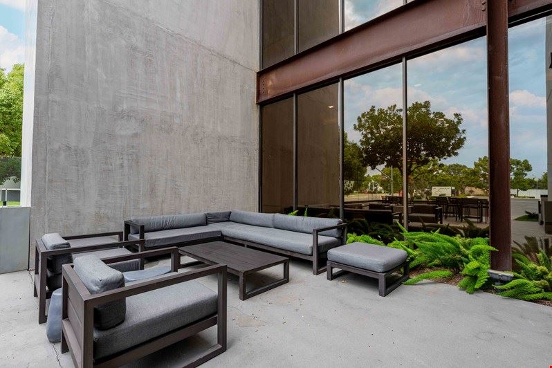 2082 Michelson Executive Suites