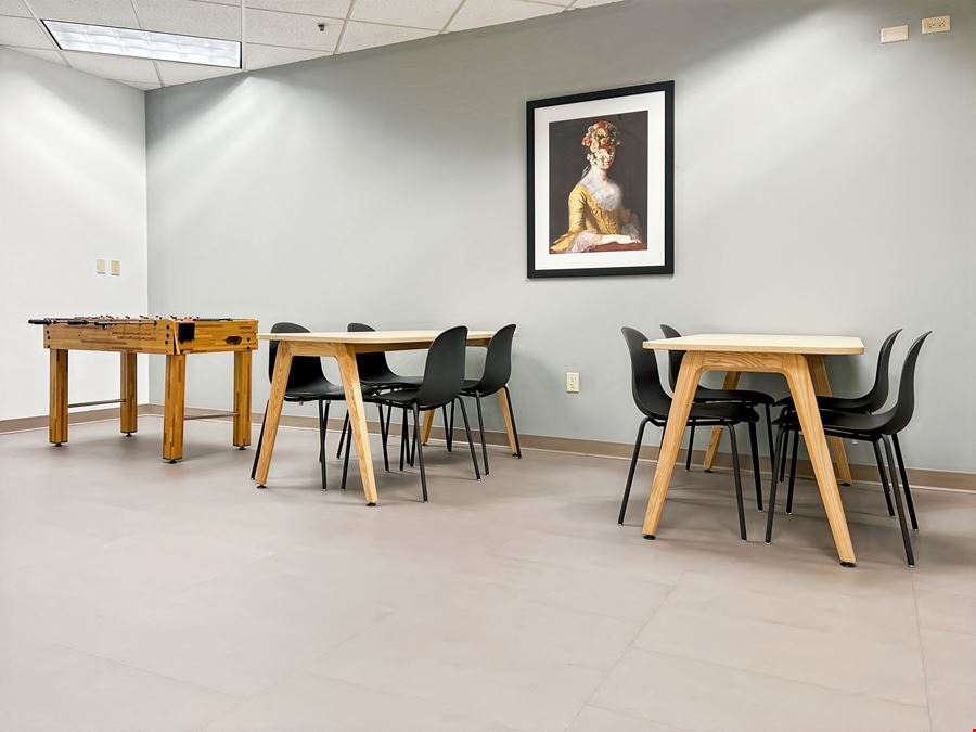 CA, Sacramento - 8880 Cal Center Drive