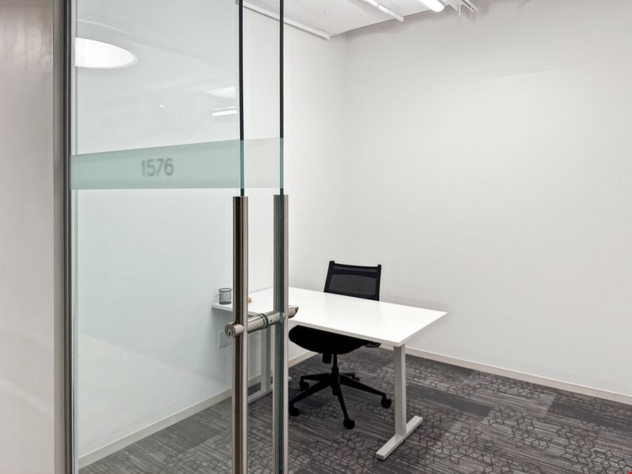 Spaces - Chicago- 1 N State Street