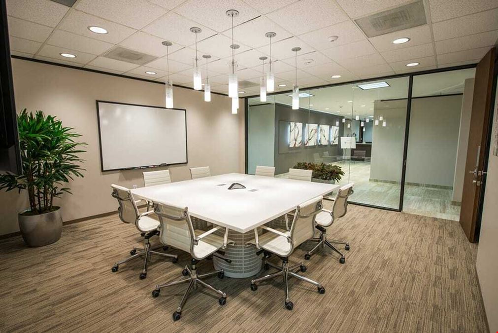 Galleria 5850 San Felipe Street