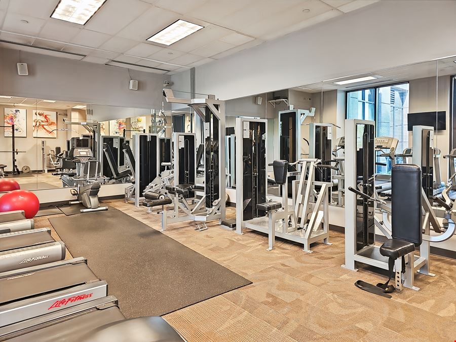 IL, Buffalo Grove - E Lake Cook Rd