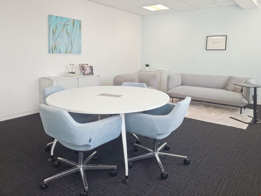 Regus - Derby Square