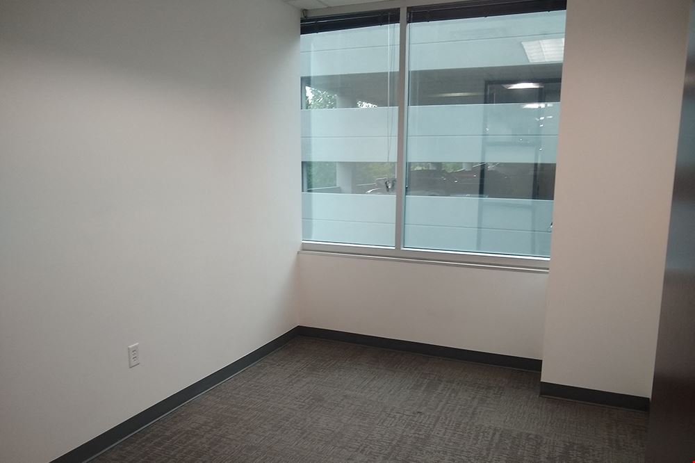 Workstyle Flexible Spaces - 1840 Pyramid Place