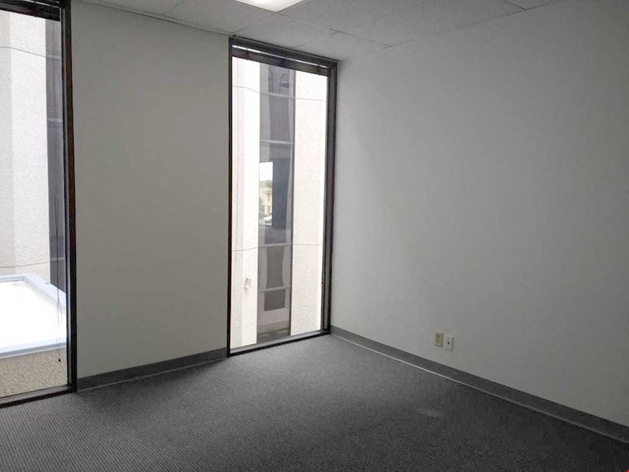 Workstyle Flexible Spaces - 6201 Bonhomme Road