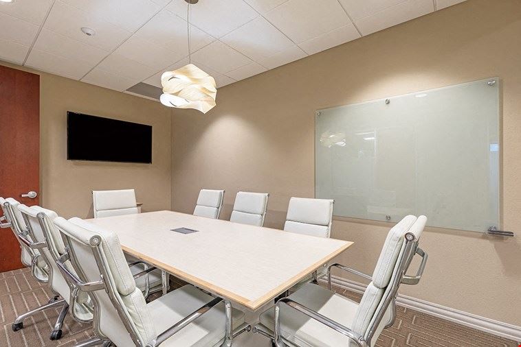 6 Person Meeting Room - Medium