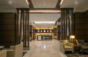Ahlan Business Class Lounge (Concourse D) Dubai International Airport Terminal 1