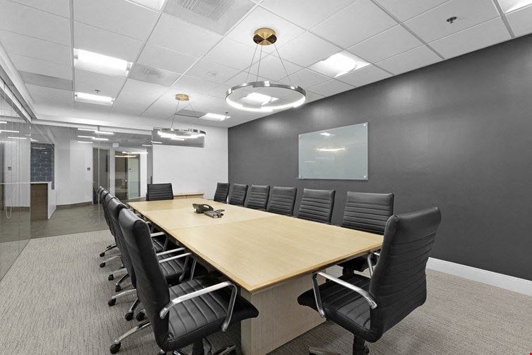 16 Person Meeting Room