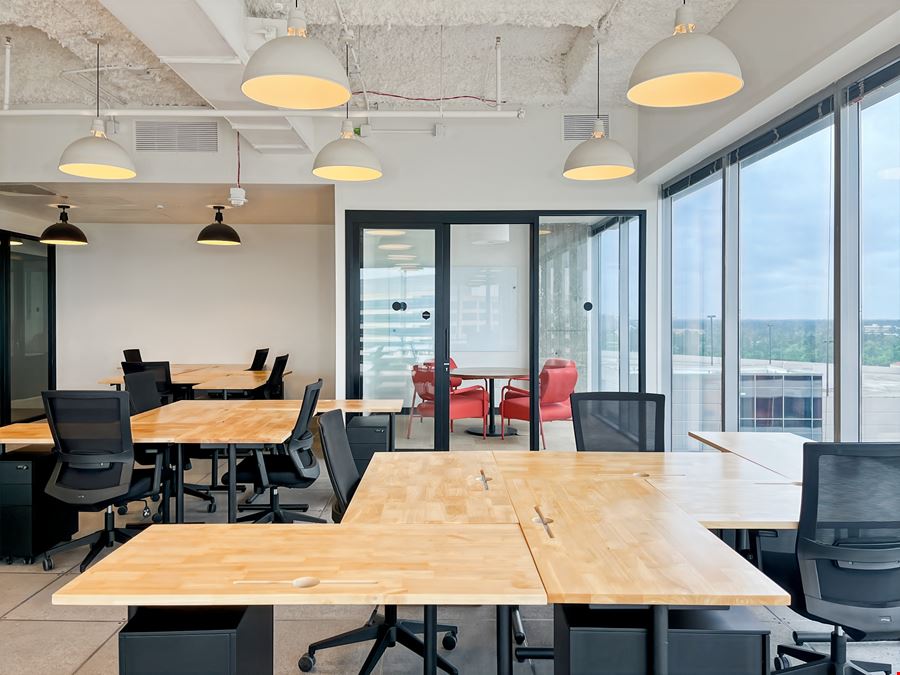 TX, The Woodlands - 1725 Hughes Landing Blvd.