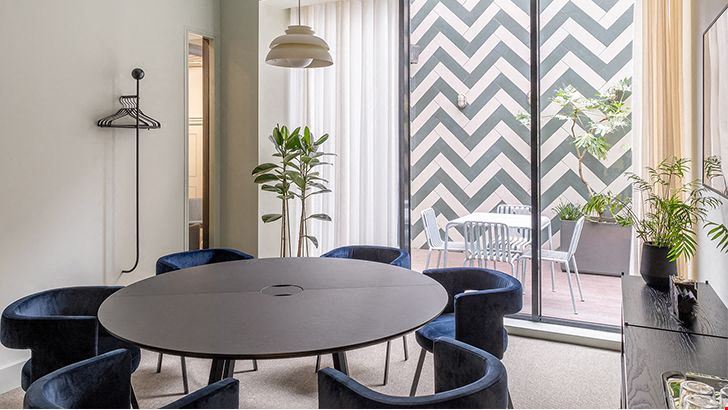 Fora - 7 Stratford Place