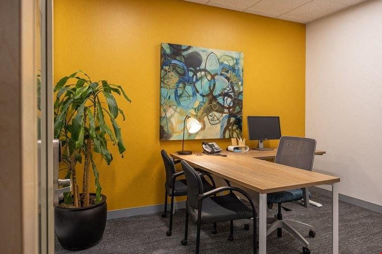 Day Office 247 ($40/hr or 2cr/hr)