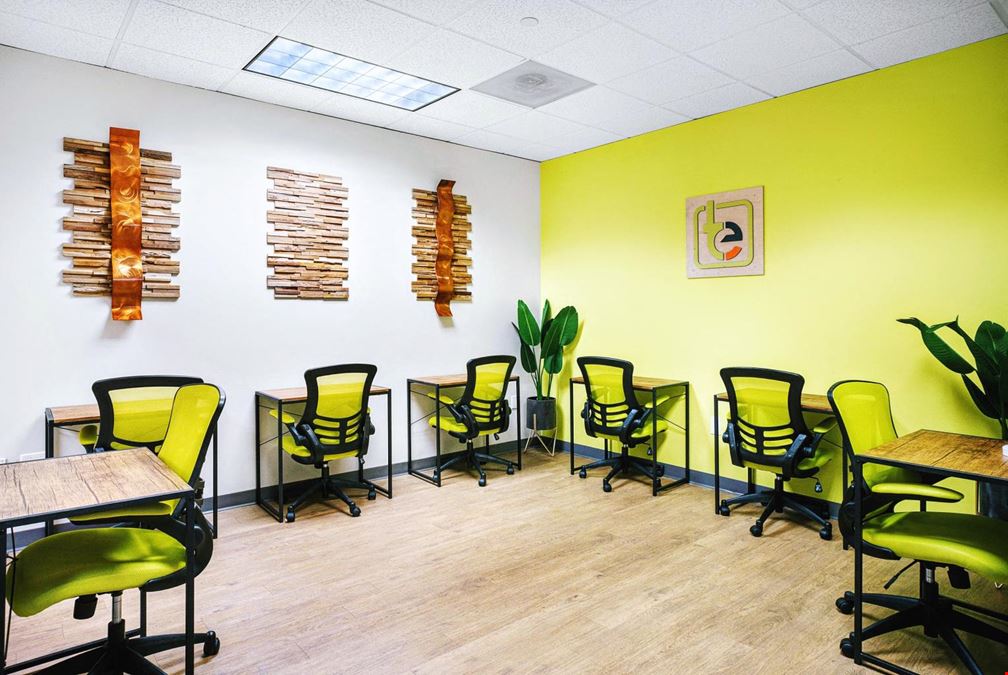 CoWork Space in Elite Atlanta Dunwoody on Perimeter Area Within a Business Center for Entrepreneurs or Hybrid Workers