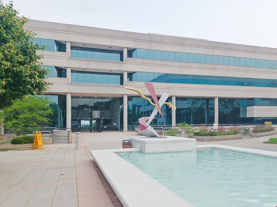 NY, Hauppauge - Veterans Memorial Highway