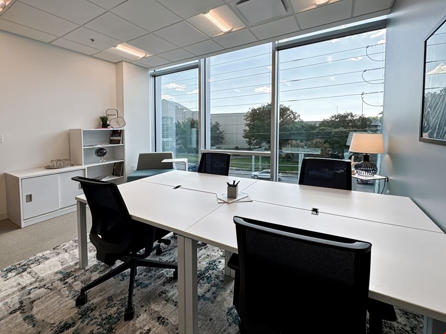 NC, Raleigh - Spaces Crabtree Terrace