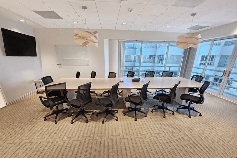 14 Person Meeting Room 6th Floor