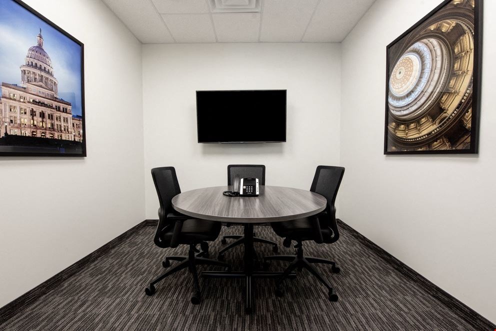 Capital Room