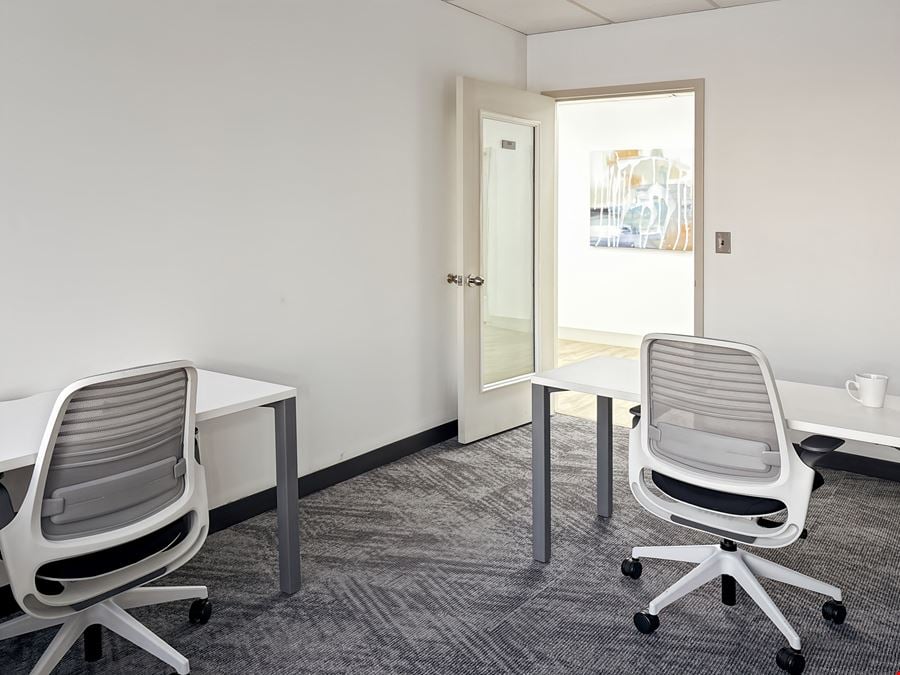 Regus - Hampton - Frontage Rd