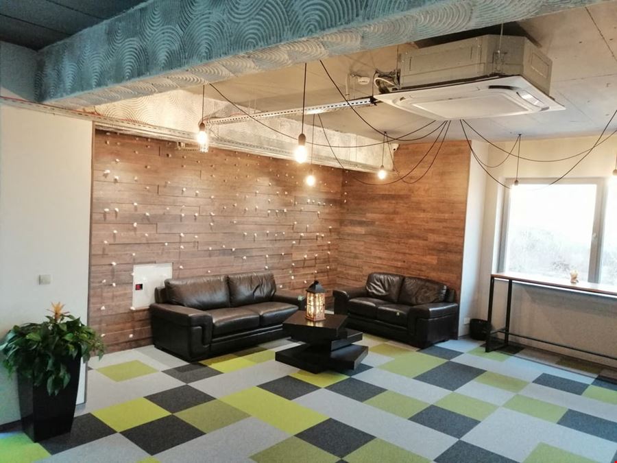 Biz Hub - Mladost 1A