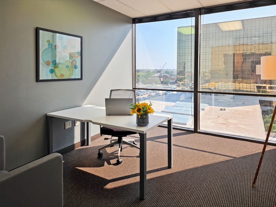 TX, Dallas - Mockingbird Towers