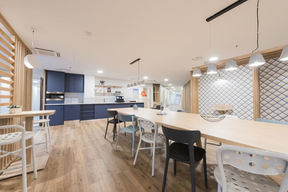 Mitwit Office  -  Paris Gare Montparnasse ( Ex Multiburo )