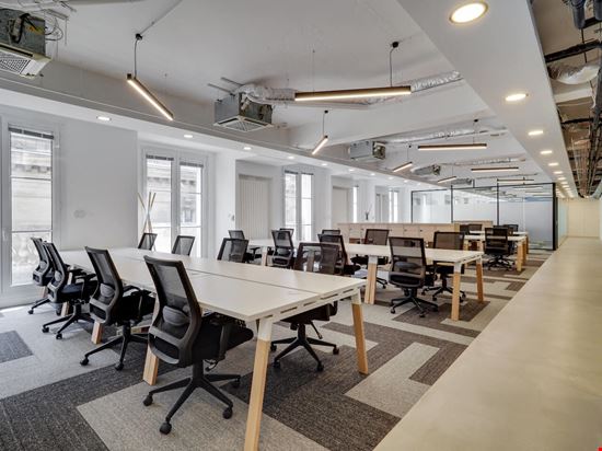 Preview of Deskeo - Paris 8 Saint-Petersbourg Office space for Rent in Paris