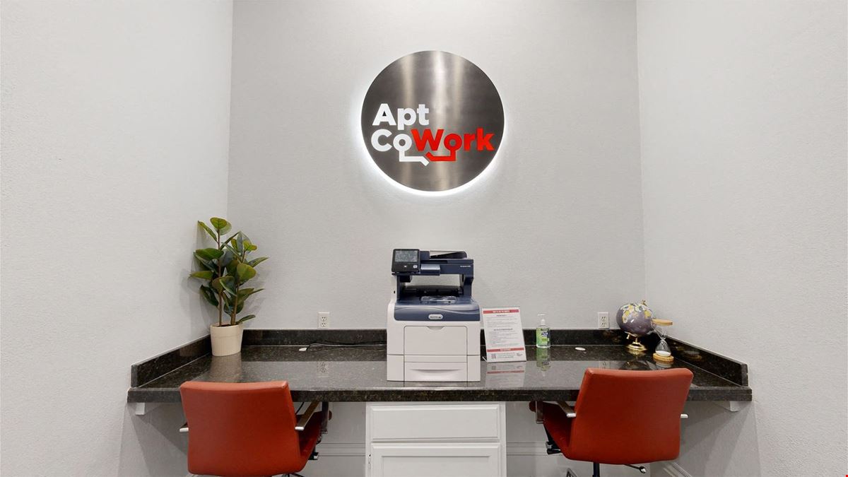 Apt CoWork at Stonebriar of Frisco - Open Seating