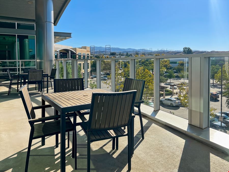 CA, Valencia - Gateway Plaza