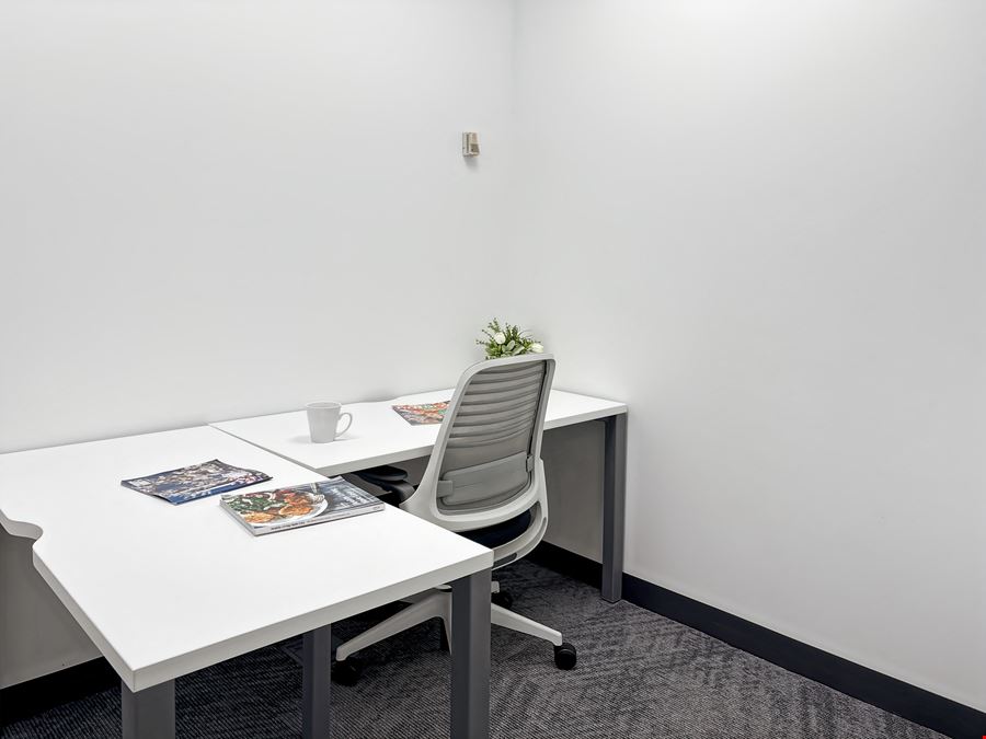 Regus - Hampton - Frontage Rd